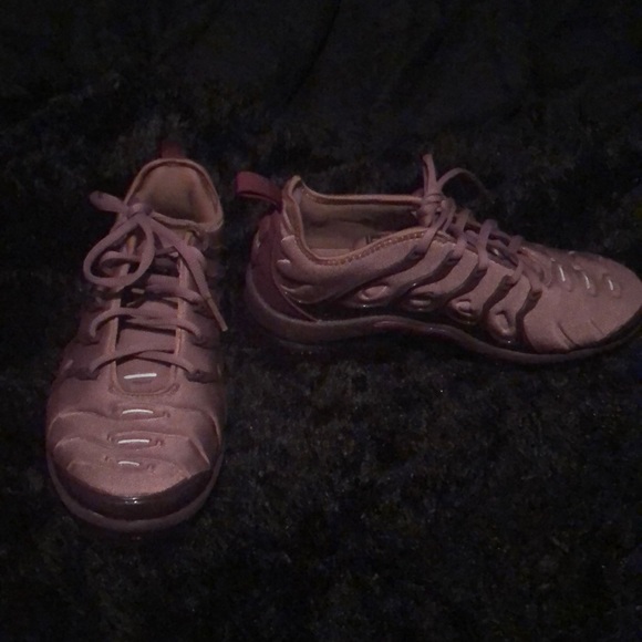 Nike Shoes - Women’s vapor max size 7.5